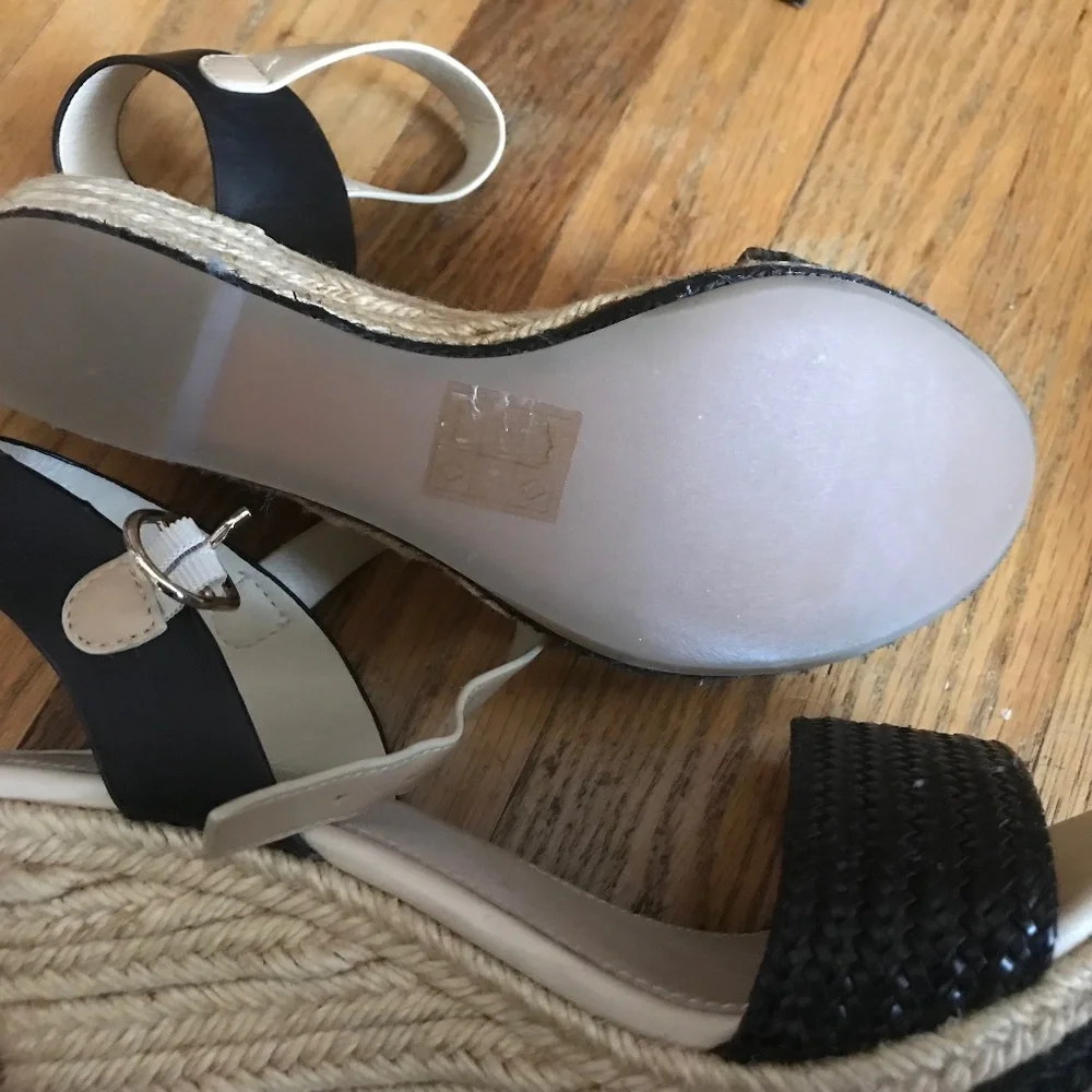Shoe Mint Black Strappy espadrille Wedge Sandals 8
